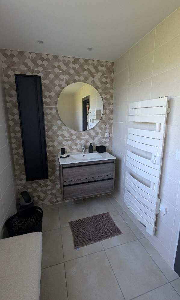 Maison villeneuve sur lot 4 maison route d'agen sdb
